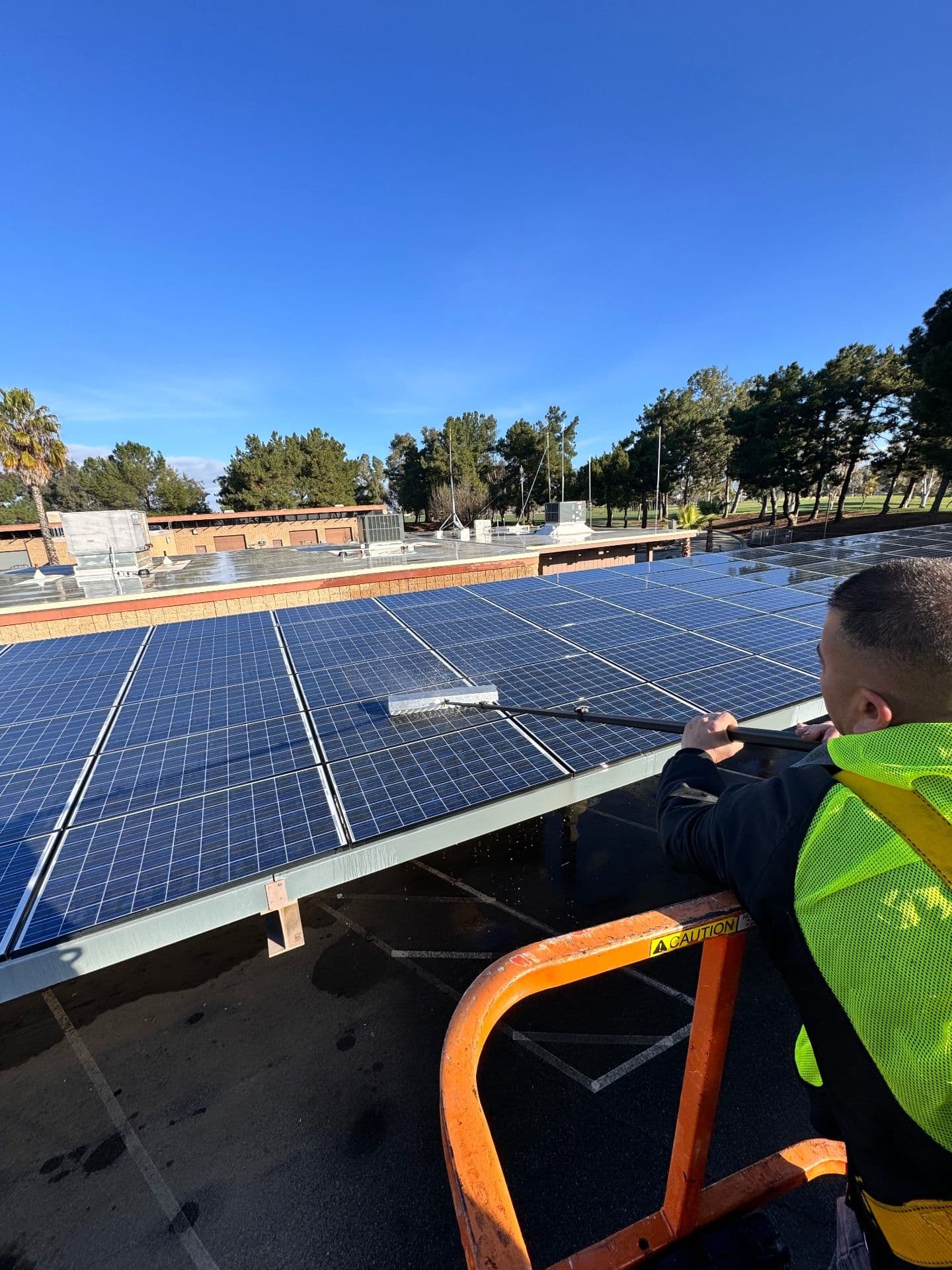 Maximizing Solar Efficiency with Advanced Cleaning
