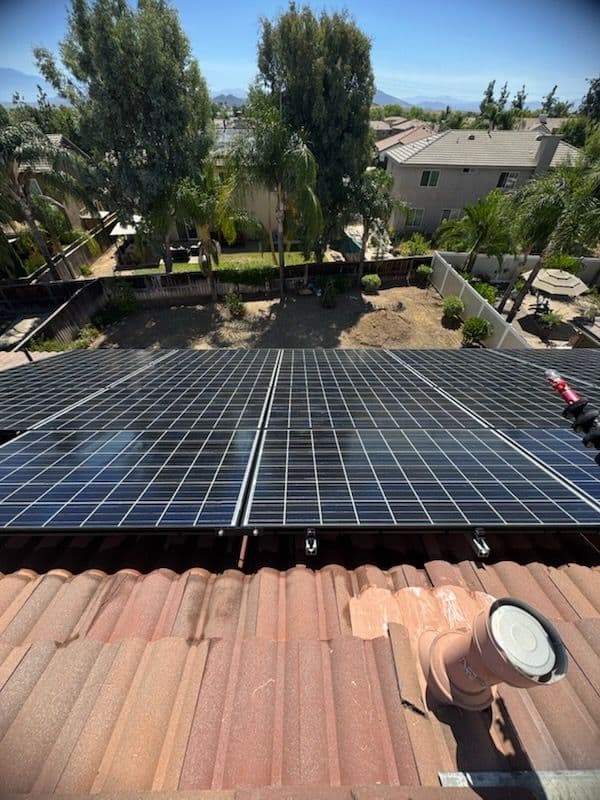 Sparkling Solar Panels Boost Energy Efficiency